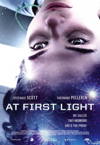 Ánh Sáng Ngoài Hành Tinh At First Light.Diễn Viên: Garrett Clayton,Christian Slater,Molly Ringwald