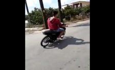 Đó là lần cuối cùng tôi thấy anh ý chạy xe máy :))