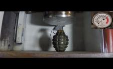 Chuyện gì xảy ra với Quả lựu đạn dưới máy nén 4,2 tấn và nén lại