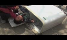 Phát hiện bé trai 2 tuổi trong máy giặt ở Trung Quốc