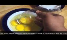 Cách hay để tách lòng đỏ trứng