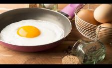 hướng dẫn chiên 1 quả trứng hoàn hảo ! chỉ trong vòng 3s :)